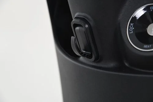 Close Up 1