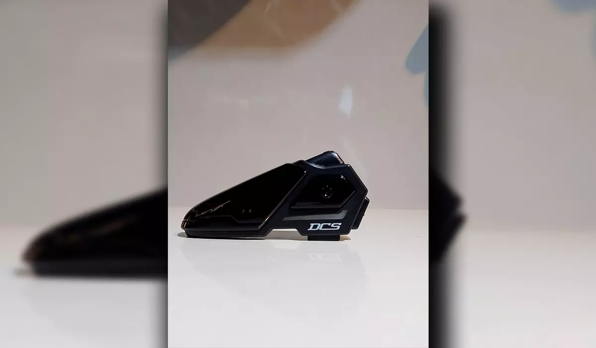 ডিসিএস কে৮ প্লাস কমিউনিকেটর